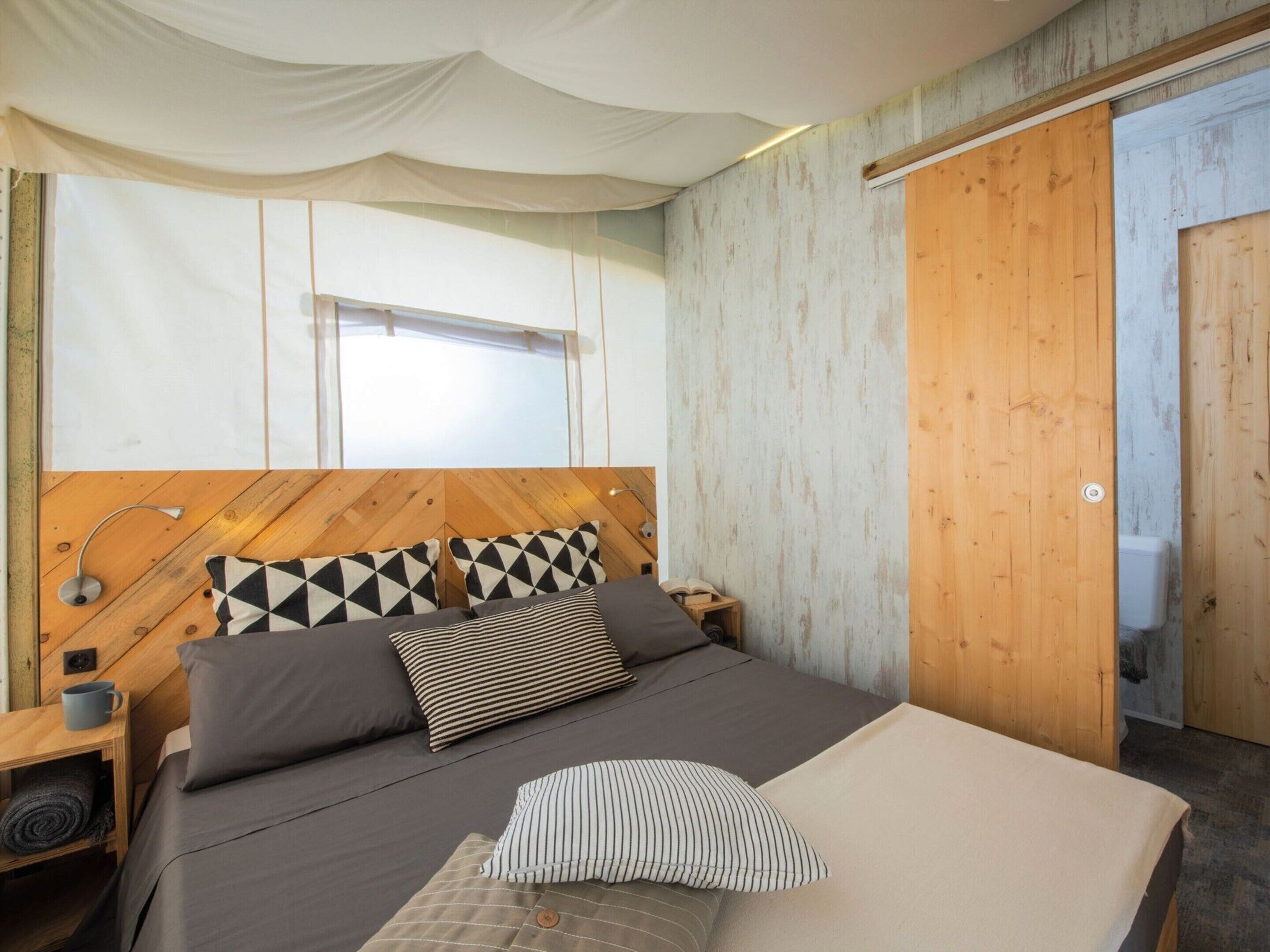 Tent | 2 bedrooms, individually furnished, bed sheets