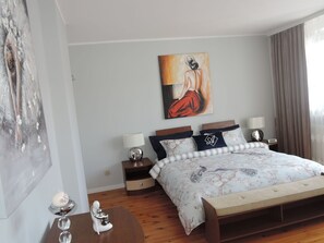 House | 4 bilik tidur, dilengkapkan perabot secara berasingan, cadar katil 