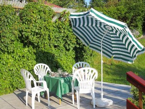 House | Balcony - Beautiful Holiday Home in Zawory With Terrace (Chmielno)