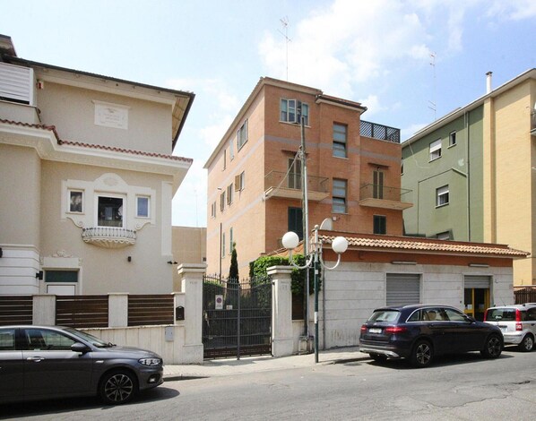 Íbúð | Fyrir utan