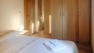 House | 2 bedrooms, individually furnished