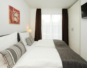 Căn hộ | 1 phòng ngủ, trang bị nội thất với thiết kế riêng biệt 