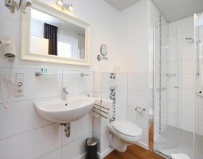 Apartment | Bathroom - Apartment in Lissendorf With Garden Oasis (Lissendorf)