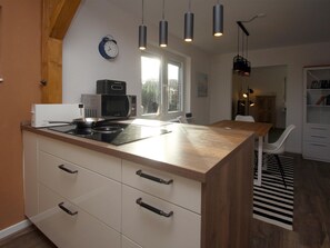 Private kitchen - Charming Holiday Home in Nesse With Garden (Dornum)