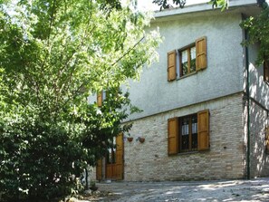 House | Exterior - Farmhouse in Fano With Pool & Adriatic Views (Colli al Metauro)