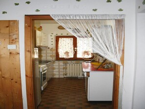 House | Private kitchen - Farmhouse in Fano With Pool & Adriatic Views (Colli al Metauro)