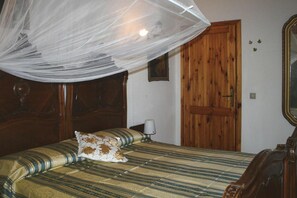 4 bedrooms, individually furnished