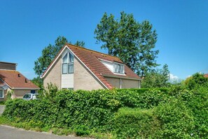 Exterior - Bungalow in Breskens near Beach & Lighthouse (Breskens)