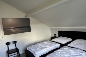3 bedrooms, travel cot, free WiFi