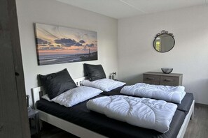 3 bedrooms, travel crib, free WiFi