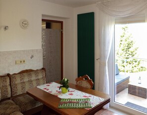 Apartment | Dining
