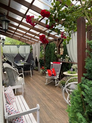 Outdoor dining - Holiday Home in Kolczewo Near Wild Beach (gmina Wolin)