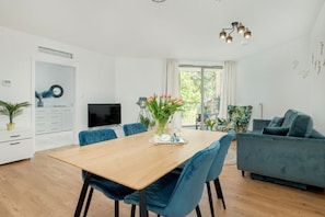 House | Dining - Beachfront Apartment With Indoor Pool and Sauna (Rewal)