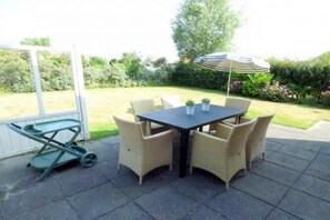 Outdoor dining - Bungalow in Breskens near the Beach (Breskens)
