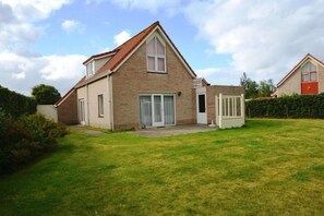Exterior - Bungalow in Breskens near the Beach (Breskens)