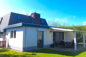 Exterior - Holiday Home in Breskens near Beach (Breskens)