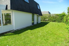 Exterior - Holiday Home Breskens near Scenic Beaches (Breskens)