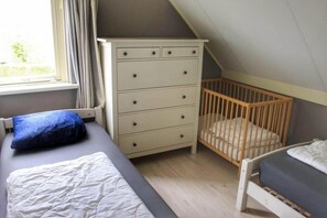 3 bedrooms, travel cot, free WiFi - Peaceful Coastal Bungalow (Breskens)