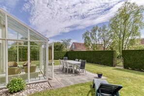 Outdoor dining - House in Breskens near the Beach (Breskens)