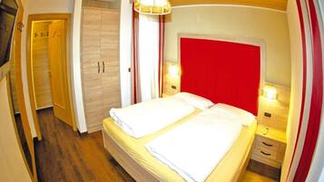 Căn hộ | 2 phòng ngủ, trang bị nội thất với thiết kế riêng biệt, bộ trải giường