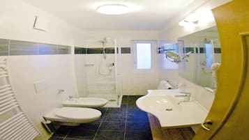 Apartment | Bathroom