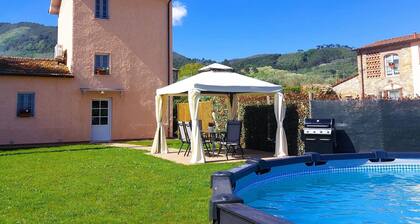 Casina di Andrea With Above Ground Pool, Capannori