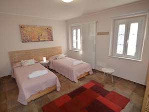 House | 2 bedrooms, individually furnished