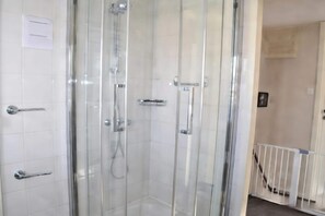 Shower - Beachside Retreat w/ BBQ (Breskens)