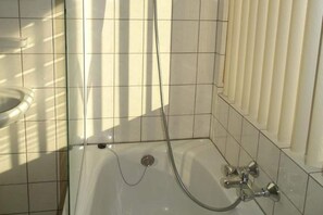 Shower - Bungalow in Breskens near Beach and Lighthouse (Breskens)