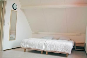 3 bedrooms, WiFi (free)
