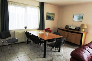 Dining - Bungalow in Breskens near Beach and Pool (Breskens)