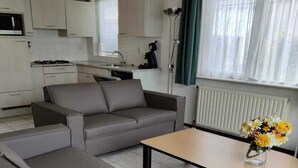 Smart TV - Bungalow in Breskens near Beach and Pool (Breskens)