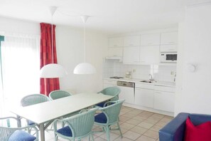 Dining - Holiday Home Breskens near Scenic Beaches (Breskens)
