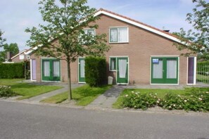 Exterior - Holiday Home in Schoneveld with Garden (Breskens)