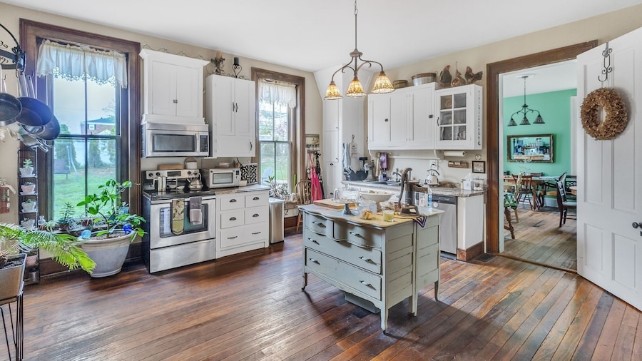 Dickinson Room by Main Street Bed & Breakfast