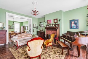 Studio | Kylpyhuone | Pyyhkeet, sampoo