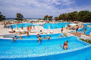 Apartment | Pool | Outdoor pool, a heated pool