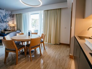 Apartment | Dining