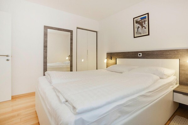 Room - Apartments in Villas Punta Skala With Beachpool (Zadar)