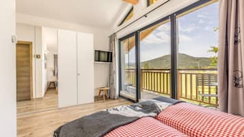 Chalet | 3 bedrooms, individually furnished