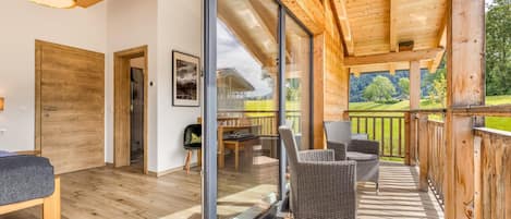 Chalet | Balcony