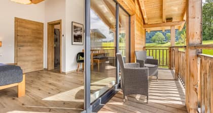 Chalet Alpenzauber mit Beheiztem Pool, Inzell