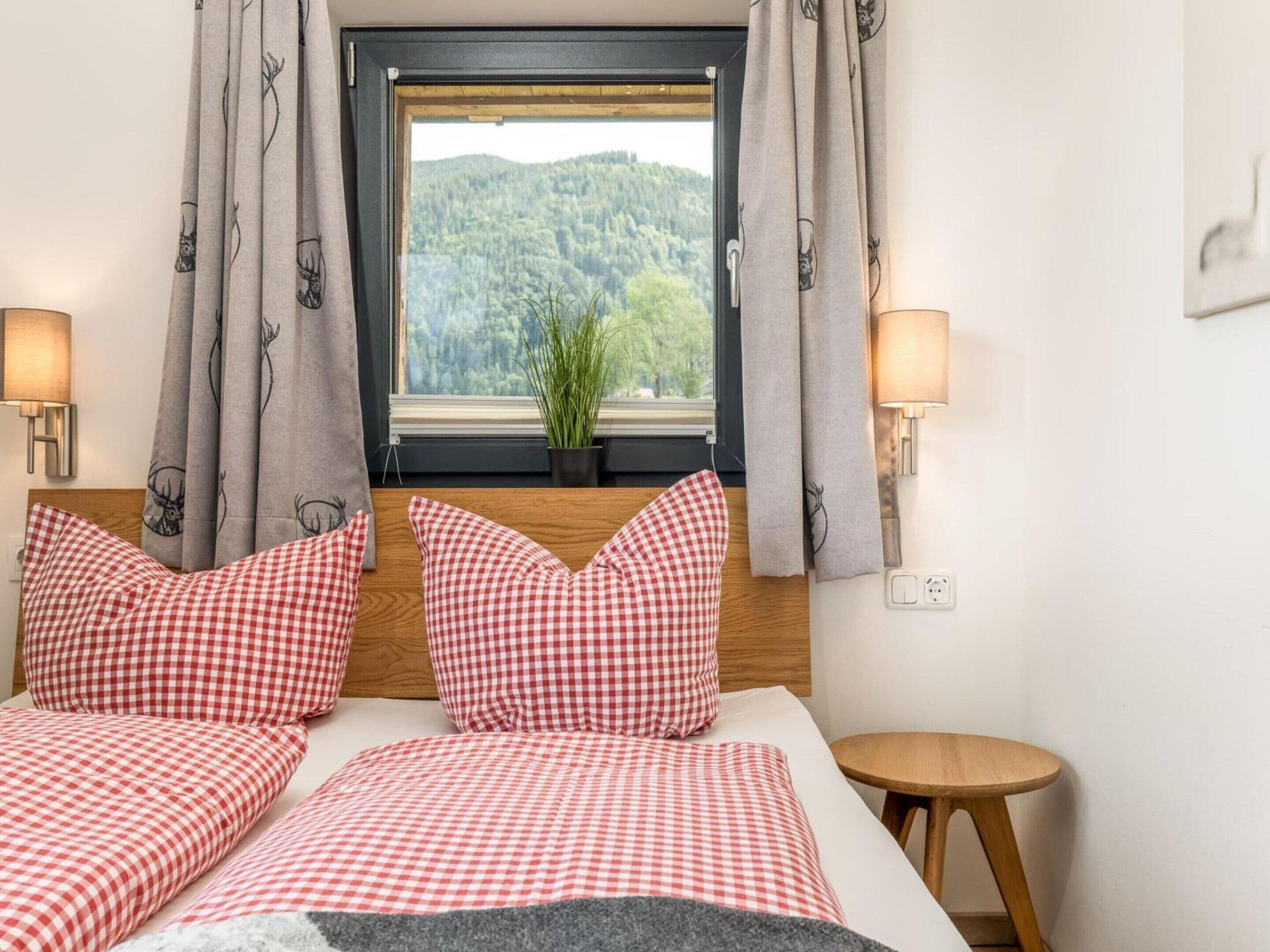 Chalet | 3 bedrooms, individually furnished