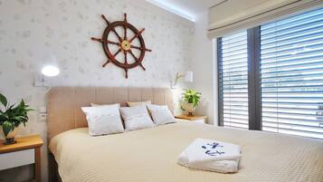 House | 3 bedrooms, individually furnished, iron/ironing board, bed sheets
