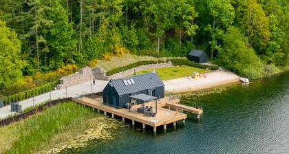 Unique Holiday Home on the Water, Bytow