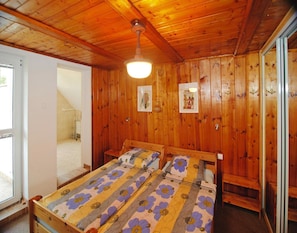 Casa | 5 dormitorios, mobiliario individual, ropa de cama