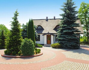 House | Exterior - Holiday Home With Thatched Roof, Rekowo (Bytow)