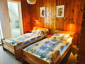 House | 5 bedrooms, individually furnished, bed sheets - Holiday Home With Thatched Roof, Rekowo (Bytow)