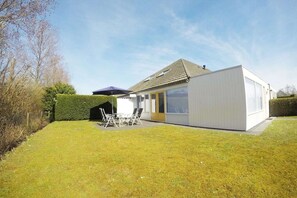 Exterior - Holiday Home in Breskens near the Beach (Breskens)