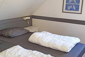 3 bedrooms, free WiFi - Bungalow in Breskens near Lighthouse & Beach (Breskens)